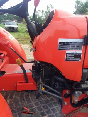ขายรถไถ KUBOTA L3608SP จดทะเบียนปี2558 ใช้งานน้อยมาก สภาพดี อุปกรณ์ ดันหน้า ผานหลัง เอกสารเล่มทะเบียนพร้อมโอน ราคา360,000 สนใจโทร 090-8588220คุณนะ 093-3258446คุณบิว หรือเข้าดูสินค้าอื่นๆได้ที่ www.narong2truck.com หรือ www.truck.in.th/498 หรือเพจFacebook