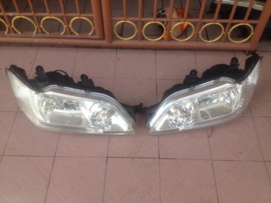 ไฟหน้าซีเดียเก่าญี่ปุ่นเเท้หลอดครบสภาพสวยคู่ละ