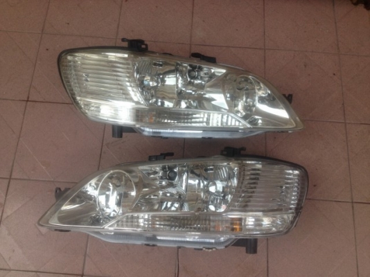 ไฟหน้าซีเดียเก่าญี่ปุ่นเเท้หลอดครบสภาพสวยคู่ละ ไฟหน้าซีเดียเก่าญี่ปุ่นเเท้หลอดครบสภาพสวยคู่ละ