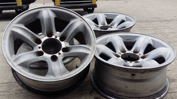ขายล้อแม็ก isuzu เล็บเหยี่ยว 16" สนใจติดต่อ ตาเล็ก ล้อและยางครับ 081-3747940 ขายล้อแม็ก isuzu เล็บเหยี่ยว 16" สนใจติดต่อ ตาเล็ก ล้อและยางครับ 081-3747940