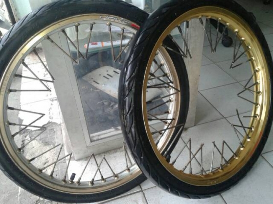 ล้อทอง 2 ล้อ มือสอง