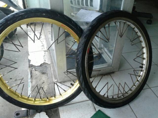 ล้อทอง 2 ล้อ มือสอง