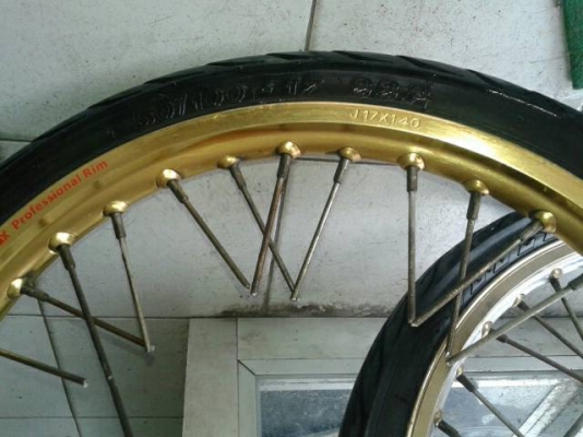 ล้อทอง 2 ล้อ มือสอง