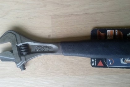 ขายประแจเลื่อน12"SANDVIK BAHCO MADE IN SWEDEN.ใหม่เก่าเก็บ