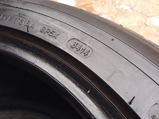 ยาง MICHELIN made in France 255-45-18 ปี 14 2 เส้น 3000  สวยๆไม่บวมไม่กินข้าง ดอกยางเหลือเยอะเอาไปวิ่งกันใด้อีกยาวค่ะ