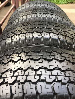 ยาง Bridgestone 245 70 16 กลางปี15 ดอกเต็ม ไม่มีปะ ราคาไม่แพง