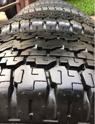 ยาง Bridgestone 245 70 16 กลางปี15 ดอกเต็ม ไม่มีปะ ราคาไม่แพง