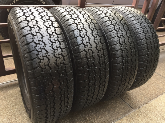 ยาง Bridgestone 245 70 16 กลางปี15 ดอกเต็ม ไม่มีปะ ราคาไม่แพง