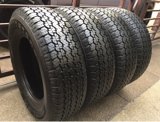 ยาง Bridgestone 245 70 16 กลางปี15 ดอกเต็ม ไม่มีปะ ราคาไม่แพง