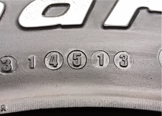 ยาง All BF Goodrich 31 10.5 R15 ปลายปี13 ดอกเต็มติดหนวด ใช้ยาว ราคาไม่แพง