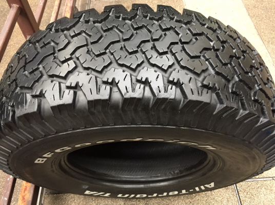 ยาง All BF Goodrich 31 10.5 R15 ปลายปี13 ดอกเต็มติดหนวด ใช้ยาว ราคาไม่แพง