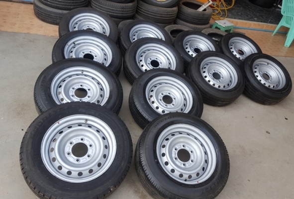 ล้อกะทะ16 6รู ยาง215/60/16   4 ล้อ