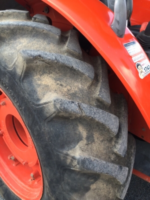 ขายคูโบต้าM7040มีดันหน้า+ผาน3 สีเดิมจากโรงงานคับ เล่มทะเบียนพร้อมโอนคับ ราคา490,000บาท ขายคูโบต้าM7040มีดันหน้า+ผาน3 สีเดิมจากโรงงานคับ เล่มทะเบียนพร้อมโอนคับ ราคา490,000บาท