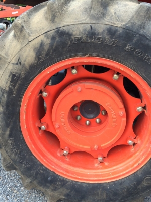 ขายคูโบต้าM7040มีดันหน้า+ผาน3 สีเดิมจากโรงงานคับ เล่มทะเบียนพร้อมโอนคับ ราคา490,000บาท ขายคูโบต้าM7040มีดันหน้า+ผาน3 สีเดิมจากโรงงานคับ เล่มทะเบียนพร้อมโอนคับ ราคา490,000บาท