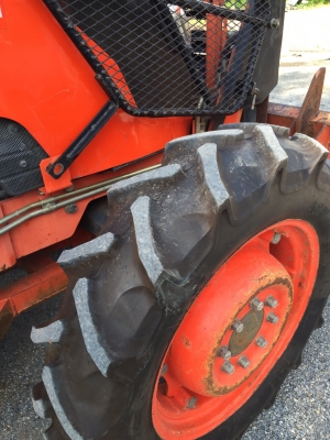 ขายคูโบต้าM7040มีดันหน้า+ผาน3 สีเดิมจากโรงงานคับ เล่มทะเบียนพร้อมโอนคับ ราคา490,000บาท ขายคูโบต้าM7040มีดันหน้า+ผาน3 สีเดิมจากโรงงานคับ เล่มทะเบียนพร้อมโอนคับ ราคา490,000บาท