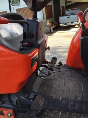 ขายคูโบต้าM7040มีดันหน้า+ผาน3 สีเดิมจากโรงงานคับ เล่มทะเบียนพร้อมโอนคับ ราคา490,000บาท ขายคูโบต้าM7040มีดันหน้า+ผาน3 สีเดิมจากโรงงานคับ เล่มทะเบียนพร้อมโอนคับ ราคา490,000บาท