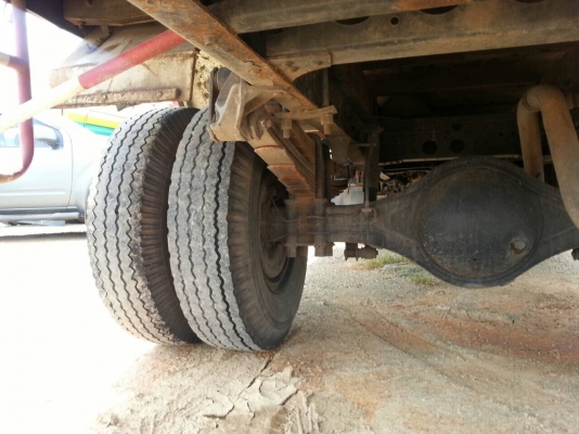 รถอีซุซุ 6 ล้อ รั้ว ( ไม่ดั้ม ) NPR 150 แรงม้า ปี 53. , ( รถวิ่ง 1xx,xxx กม. ) สนใจติดต่อ 081 - 6079