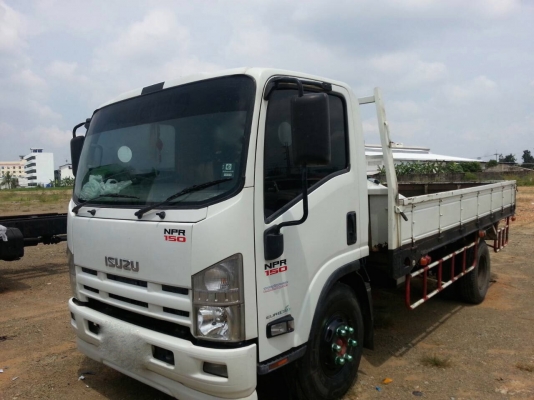 รถอีซุซุ 6 ล้อ รั้ว ( ไม่ดั้ม ) NPR 150 แรงม้า ปี 53. , ( รถวิ่ง 1xx,xxx กม. ) สนใจติดต่อ 081 - 6079