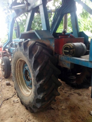 ขายรถแทรคเตอร์FORD6600 คีบหน้า เอกสารทะเบียน สภาพพร้อมใช้งาน เครื่องดี