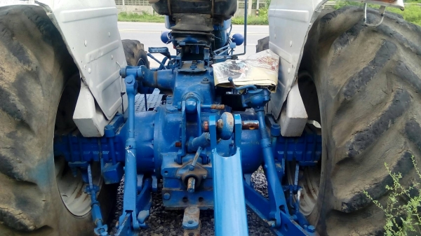 รถไถ FORD 7600 2เพลา(ทะเบียนพร้อมโอน)