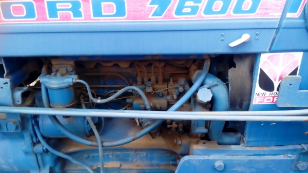 รถไถ FORD 7600 2เพลา(ทะเบียนพร้อมโอน)