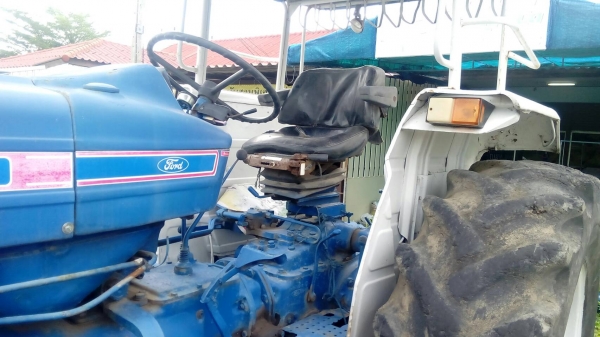 รถไถ FORD 7600 2เพลา(ทะเบียนพร้อมโอน)