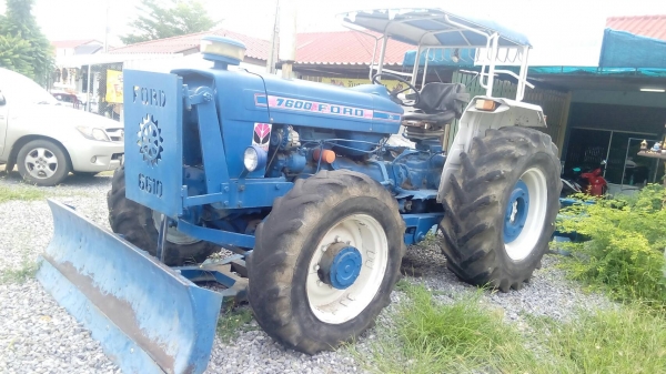 รถไถ FORD 7600 2เพลา(ทะเบียนพร้อมโอน) รถไถ FORD 7600 2เพลา(ทะเบียนพร้อมโอน)