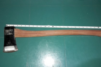 ขายขวานเสือ2ปอน HULT'S CELEBRATED AXES. MADE IN SWEDEN.