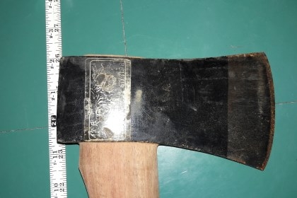 ขายขวานเสือ2ปอน HULT'S CELEBRATED AXES. MADE IN SWEDEN.