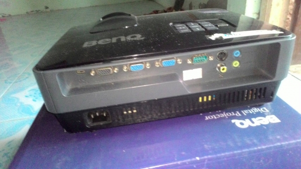 เครื่องฉาย โปรเจคเตอร์ หลอดภาพเสีย ยีห้อ BENQ พร้อมรีโมร ขายตามสภาพ ราคา 3000 บาท ( งดต่อลอง ) คับ 0986683479 สิทธิ์ เครื่องฉาย โปรเจคเตอร์ หลอดภาพเสีย ยีห้อ BENQ พร้อมรีโมร ขายตามสภาพ ราคา 3000 บาท ( งดต่อลอง ) คับ 0986683479 สิทธิ์