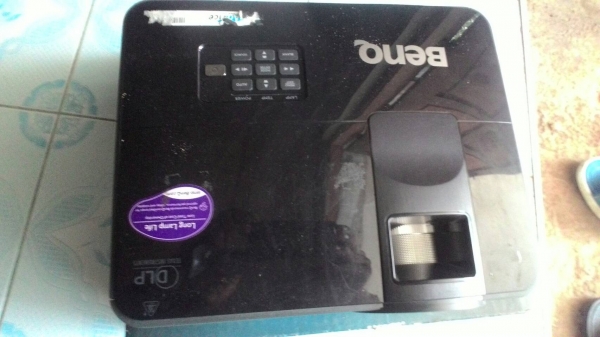 เครื่องฉาย โปรเจคเตอร์ หลอดภาพเสีย ยีห้อ BENQ พร้อมรีโมร ขายตามสภาพ ราคา 3000 บาท ( งดต่อลอง ) คับ 0986683479 สิทธิ์ เครื่องฉาย โปรเจคเตอร์ หลอดภาพเสีย ยีห้อ BENQ พร้อมรีโมร ขายตามสภาพ ราคา 3000 บาท ( งดต่อลอง ) คับ 0986683479 สิทธิ์