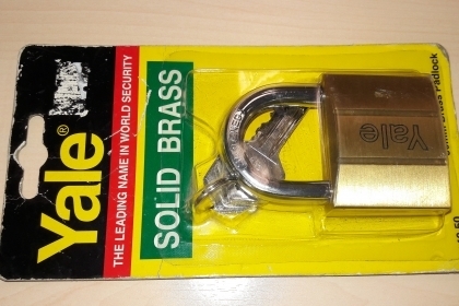 ขายแม่กุญแจทองเหลืองYALE Made in USA. ขนาด50mm.ใหม่เก่าเก็บ