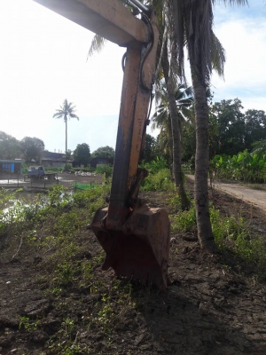 ขายโคมัสสุ100-5  เครื่องเดิมปั้มเดิม ช่วงล่างเต็มไฟตัด รถสวย แอร์มี รถพร้อมทำงาน ติดต่อ0805771468 อาท