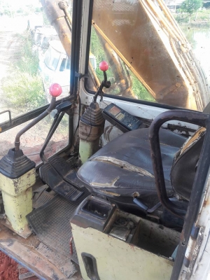 ขายโคมัสสุ100-5  เครื่องเดิมปั้มเดิม ช่วงล่างเต็มไฟตัด รถสวย แอร์มี รถพร้อมทำงาน ติดต่อ0805771468 อาท