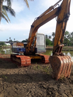 ขายโคมัสสุ100-5  เครื่องเดิมปั้มเดิม ช่วงล่างเต็มไฟตัด รถสวย แอร์มี รถพร้อมทำงาน ติดต่อ0805771468 อาท