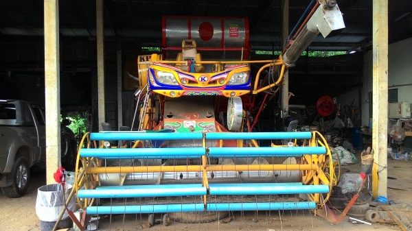 รถเกี่ยวเจ้าช้างไวไฟ