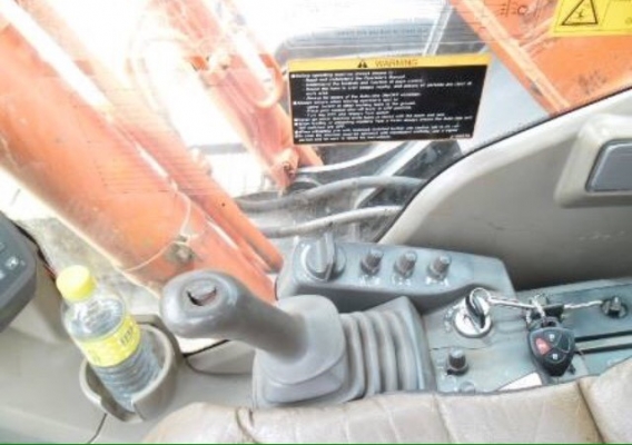 ขาย!! >>> Hitachi Zx200 รุ่น 3LC <<< ใช้งานได้ ราคา 1,490,000 บาท เอกสารพร้อม