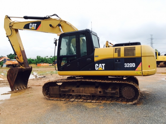ขายคะ CAT 320D กระบอกดำ ใช้งาน 9,xxx ชั่วโมง รถสวยพร้อมใช้ เอกสารเล่มทะเบียน ราคา 1,950,000 ต่อรอง สนใจโทรมา 0927459124  OK นะคะ