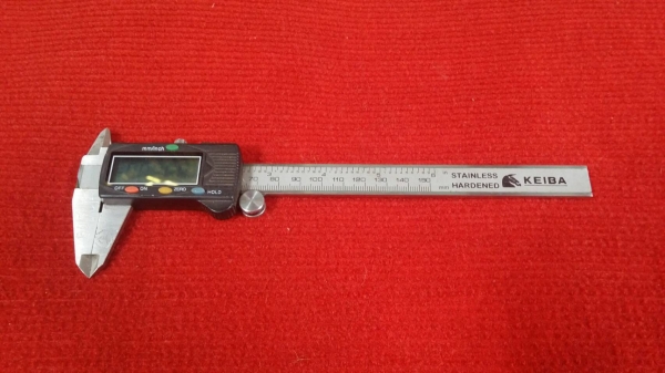 เวอร์เนีย KEIBA เก่าญี่ปุ่น สภาพสวย ใช้งานง่าย ทำให้งานวัดขนาดง่ายและแม่นยำ ด้วยระบบวัดดิจิตอล ขนาด 150 mm.