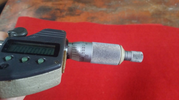 ไมโครมิเตอร์  Mitutoyo  เก่าญี่ปุ่น สภาพสวย ใช้งานง่าย ทำให้งานวัดขนาดง่ายและแม่นยำ ด้วยระบบวัดดิจิตอล ขนาด 0-1"