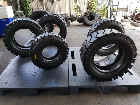 ขายยางลมรถโฟล์คลิฟท์รถ 1-1.8 ตัน ใหม่ราคาถูก