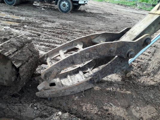 ขายรถแบคโฮ KOMATSU PC120-1 บุ้งกี๋กับที่คีปไม้ ราคา 450000 ขายรถแบคโฮ KOMATSU PC120-1 บุ้งกี๋กับที่คีปไม้ ราคา 450000