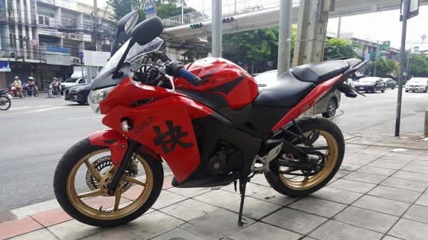 HONDA CBR 150I NEW  ระบบหัวฉีด PGM-Fi โอนฟรี 29,900 เท่านั้น