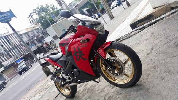 HONDA CBR 150I NEW  ระบบหัวฉีด PGM-Fi โอนฟรี 29,900 เท่านั้น