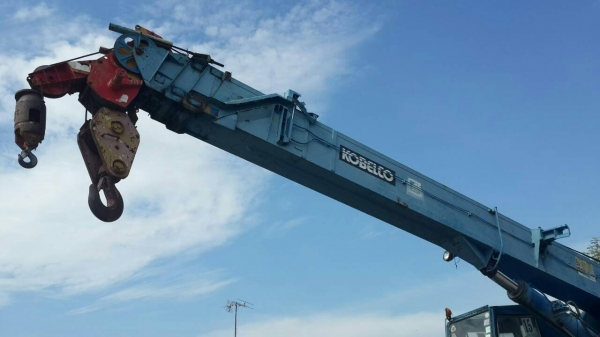 ขายรถเครน KOBELCO  4 ล้อ 25 ตัน เอกสารเล่มทะเบียน ราคา 1300000