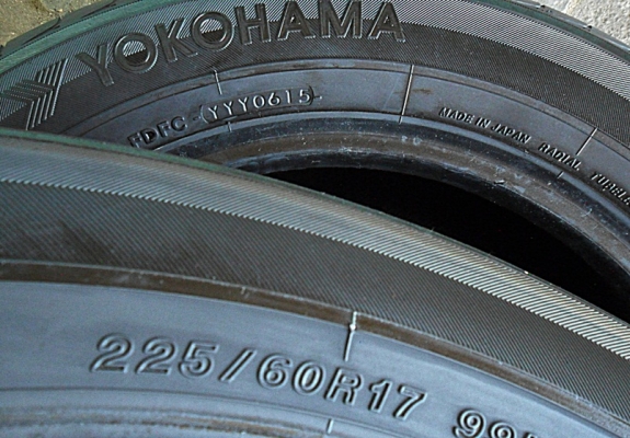 ยางขอบ17 โยโกฮาม่า225-60-R17ลงพื้นปี16 (4เส้น 5,800)ดอกหนา 1เซ็น