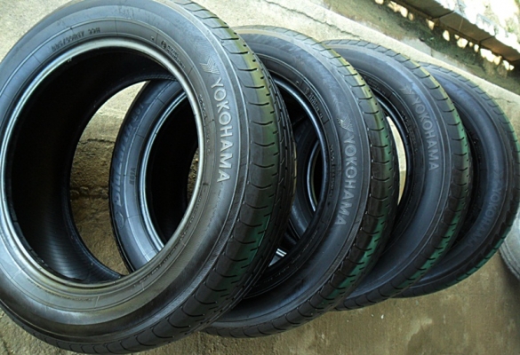 ยางขอบ17 โยโกฮาม่า225-60-R17ลงพื้นปี16 (4เส้น 5,800)ดอกหนา 1เซ็น