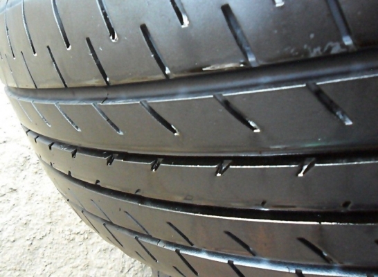 ยางขอบ17 โยโกฮาม่า225-60-R17ลงพื้นปี16 (4เส้น 5,800)ดอกหนา 1เซ็น