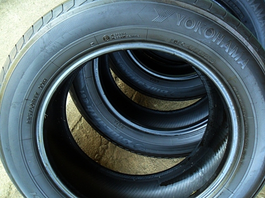 ยางขอบ17 โยโกฮาม่า225-60-R17ลงพื้นปี16 (4เส้น 5,800)ดอกหนา 1เซ็น