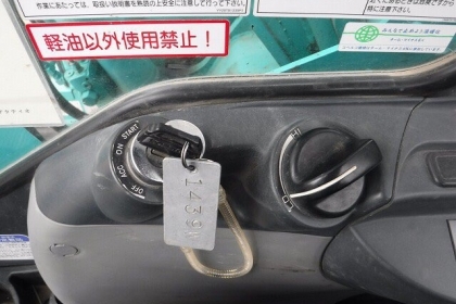 KOMATSU SK135SR YY-06 รุ่นใหม่ สวยสุด ไร้ที่ติ 4,000ชั่วโมง โทร.090-986-2521 อ๊อบ